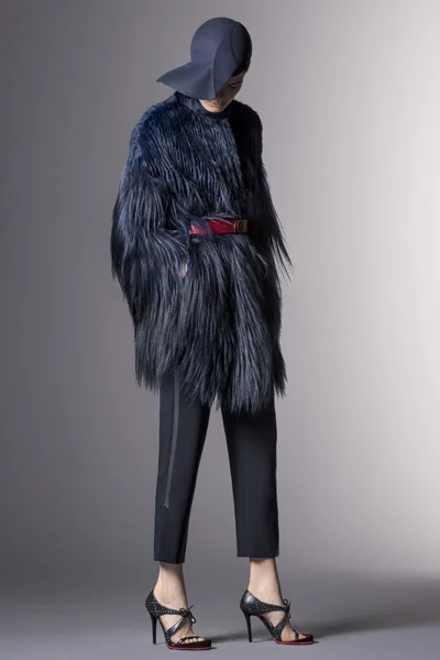 Look 16